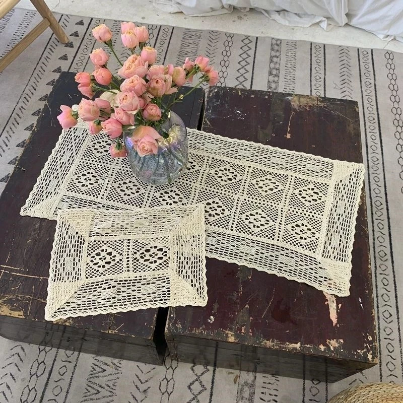 

1PCS Coffee Placemat Crochet Table Runner Hollow Table cover Christmas Tablecloth Home Decor Dining Table Cover tovaglia E016