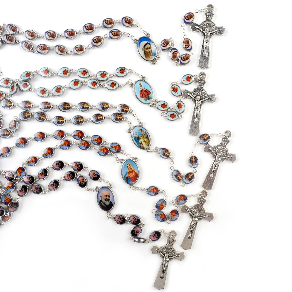 Collar de Rosario Religioso Color Figuras Católicas Cuentas Ovaladas Santa Familia St Pio