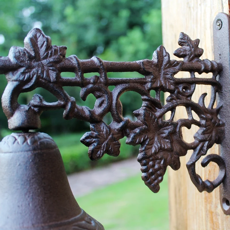 Cast Iron Wall Mounted Hand Cranking Bell Europeam Vintage Handmade Garden Decor Rustic Iron Welcome Door Bell room decoration