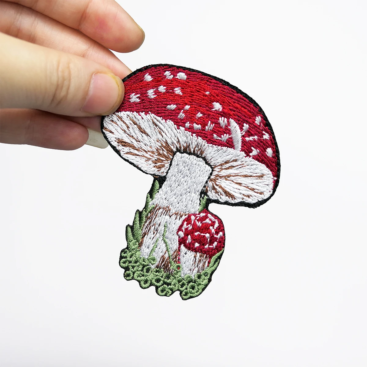 Cute Mushroom Embroidery Patches Iron on Patches for Clothes High Quality 100%emb Logo Badges Cartoon Appliques DIY