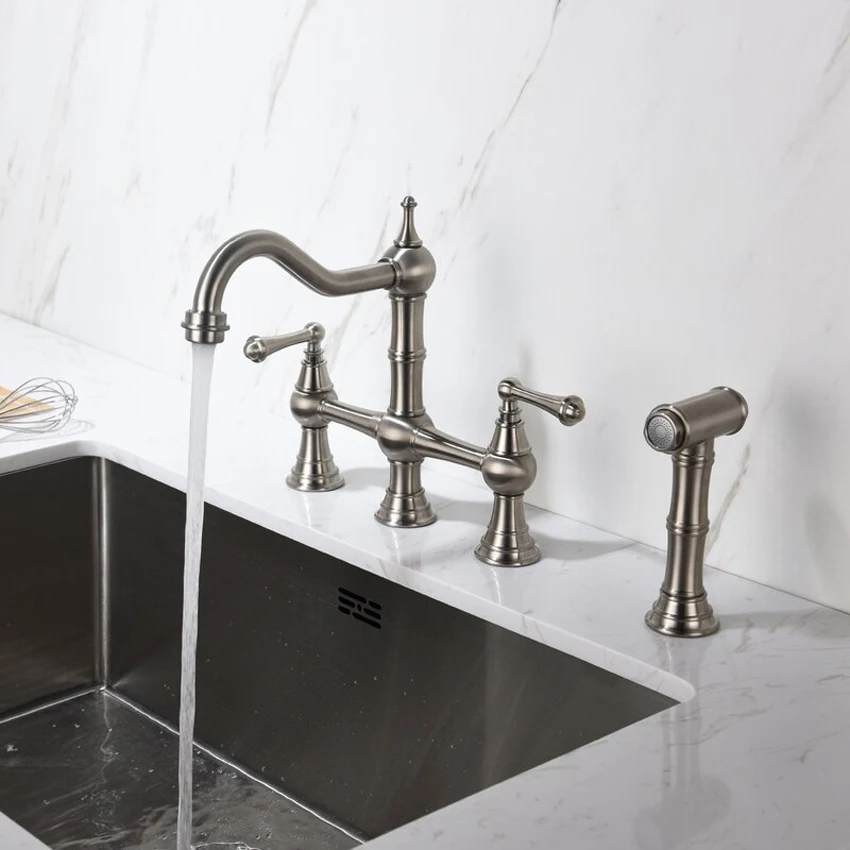 Solid Brass Kitchen Sink Mixer Tap Hot and Cold Kitchen Faucet With Metal Lever Handle Sidespray Rotatable 360°