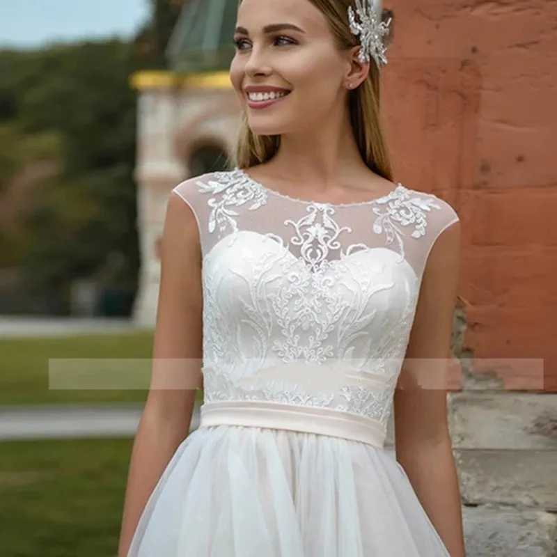 Vintage O-Neck Elegant Wedding Dress Sleeveless Botton Lace Appliques Organza Court Train Robe De Mariée Bride Gown Hot Sale