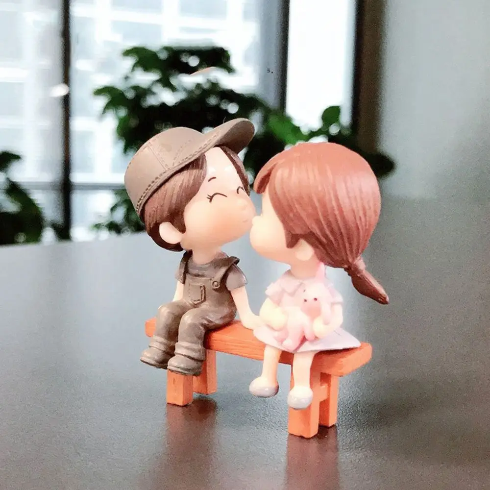 2pcs Cake Decoration Mini Resin Crafts Miniatures Couple Figurines Stool Fairy Garden Lovers
