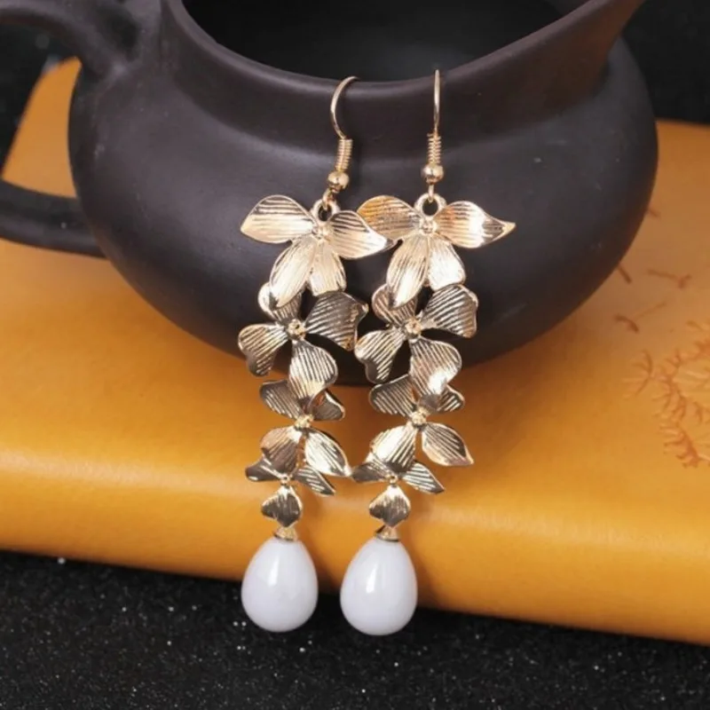 2020 Wholesale Hot Sale Korean Sweet Flower Pearl Earrings Long Tassel Golden Orchid Matte Hook Earrings