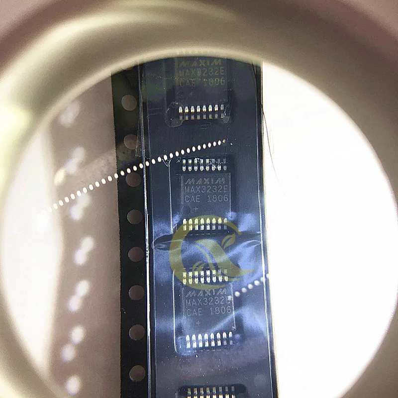 10PCS  MAX3232ECAE+T patch SSOP16 RS-232 transceiver original products