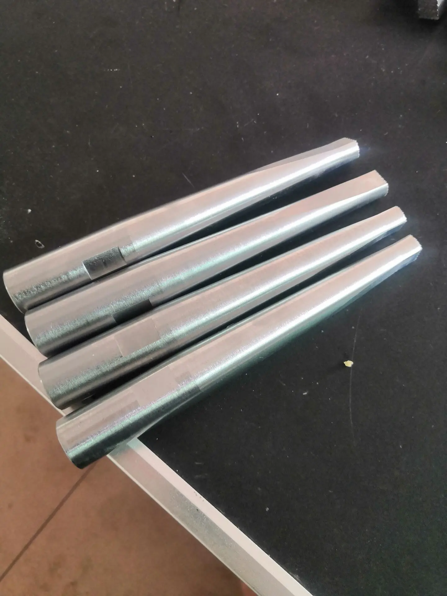 Masker Machine. Reticulated Ultrasoon Lassen Hoofd Carving. Hardware Accessoires N95 Lassen Hoofd Oren Met Ronde/Platte Kop