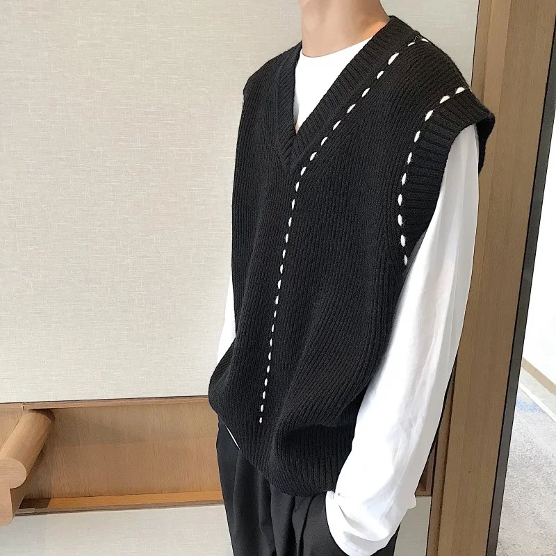 

Korean Autumn Style Design Sweater Vest Men Vintage Preppy Style Casual Sleeveless Knitting Vests Mens V Neck Pullover Sweaters