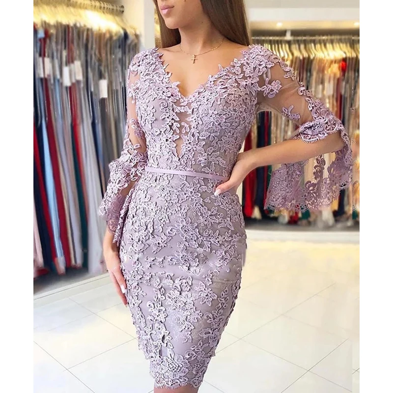 2021 Latest Charming Short Lavender Lace Applique Mother of the Bride Dresses Long Sleeve V Neckline Wedding Guest Gowns Back