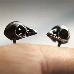 Vintage Silver Plated Crow's Head Stud Earring Motorcycle Party Gothic Style Men Women's Small Earring Cool Unisex Jewelry Gifts