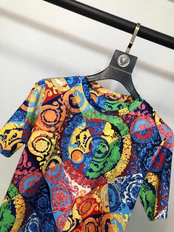 2023 Colorful Floral Print T-shirts Men Clothing Luxury Royal Style Baroque Brand Short Sleeve O Neck Mens Casual Hip Hop Tops