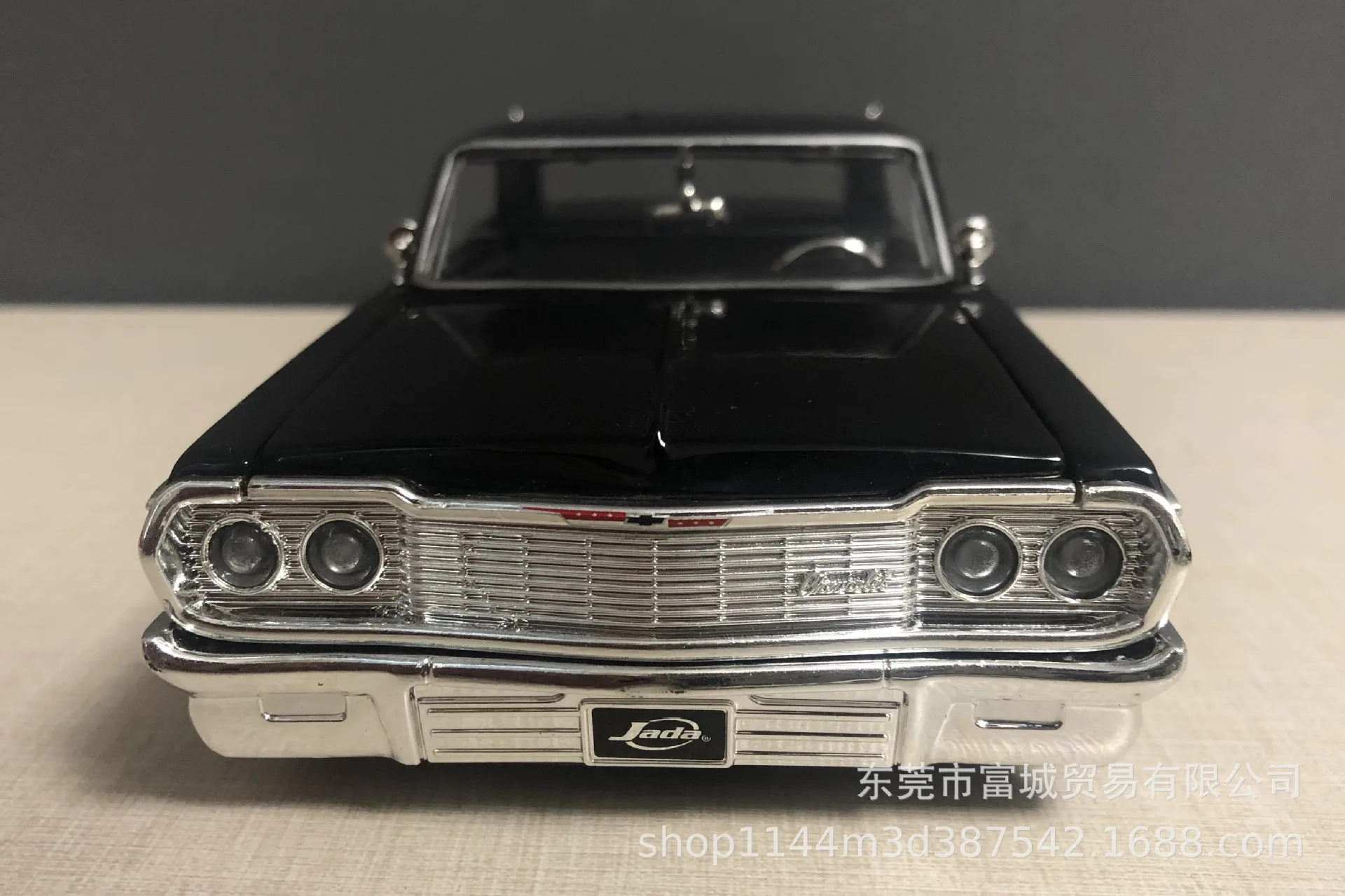 Children\'s 1:24 Scale Vintage Old 1964 Chevrolet IMPALA Chevy Diecasts & Toy Vehicles Car Model Metal Auto Souvenir Gift Jada