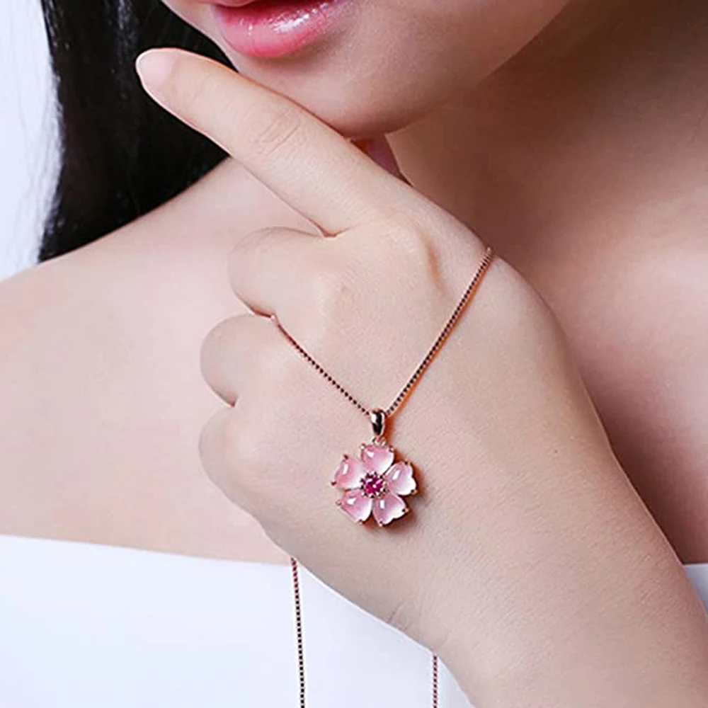 Huitan Fancy Flower Necklace Women Temperament Sweet Chain Neck Female Party Accessories Anniversary Love Gift Fashion Jewelry