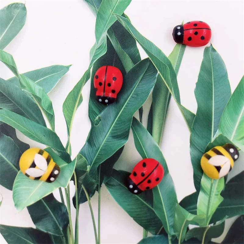 100pcs Tiny Resin Bees Ladybugs Craft Garden Red Landscape Ladybug Decoration DIY Little Animal Figurines Decor Ornaments