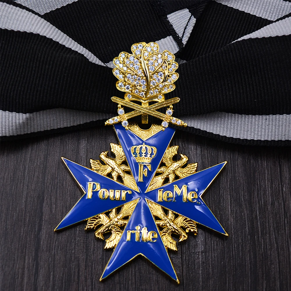 GERMAN BLUE MAX CROSS OAK LEAVES DIAMONDS MEDAL BADGE WITH RIBBON