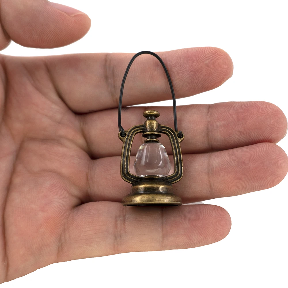 1/12 Dollhouse Miniature Accessories Mini Metal Vintage Oil Lamp Simulation Barn Lantern Model for Doll House Decoration ob11