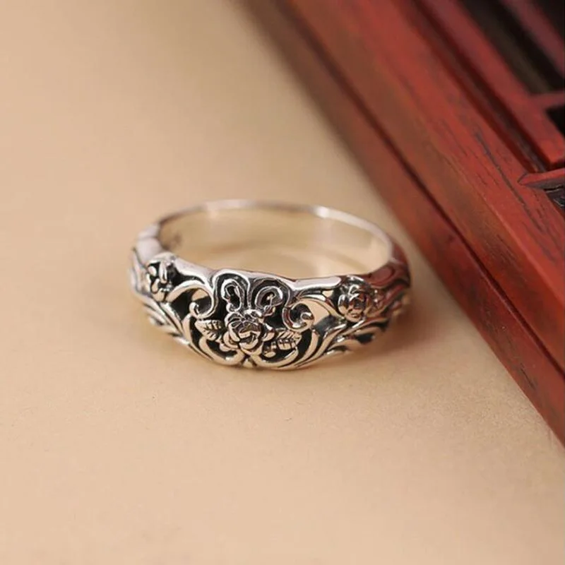 

Bohemia Antique Silver Color Engraved Flower Rings for Women Gift Classic Design Finger Ring Vintage Jewelry Party Accessories