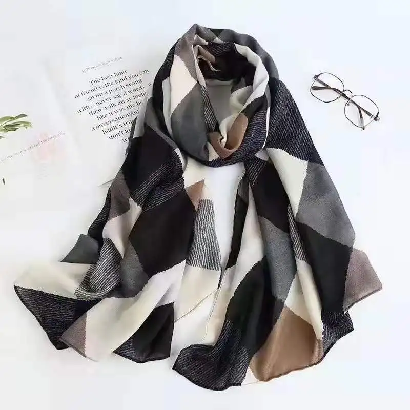 2022 Spain Fashion Daisy Floral Tassel Viscose Shawl Scarf Lady Print Soft Pashmina Stole Wrap Snood Bufandas Muslim Hijab Sjaal