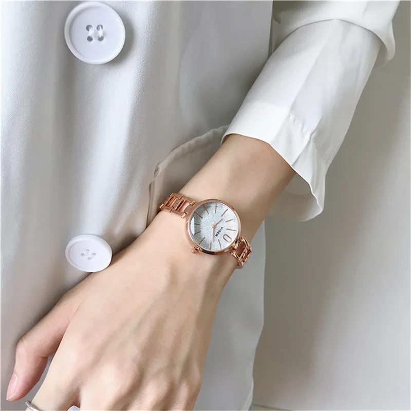 Rose Gold Luxury Women Vogue Bracelet Watches Shining Dial Design Qualities Ladies Wristwatches Simple Woman Quartz Clock