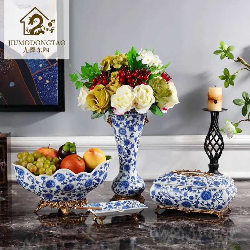 New Chinese ceramics with copper paper towel box Vintage villa soft decoration home living room porcelain inlaid with copper dra