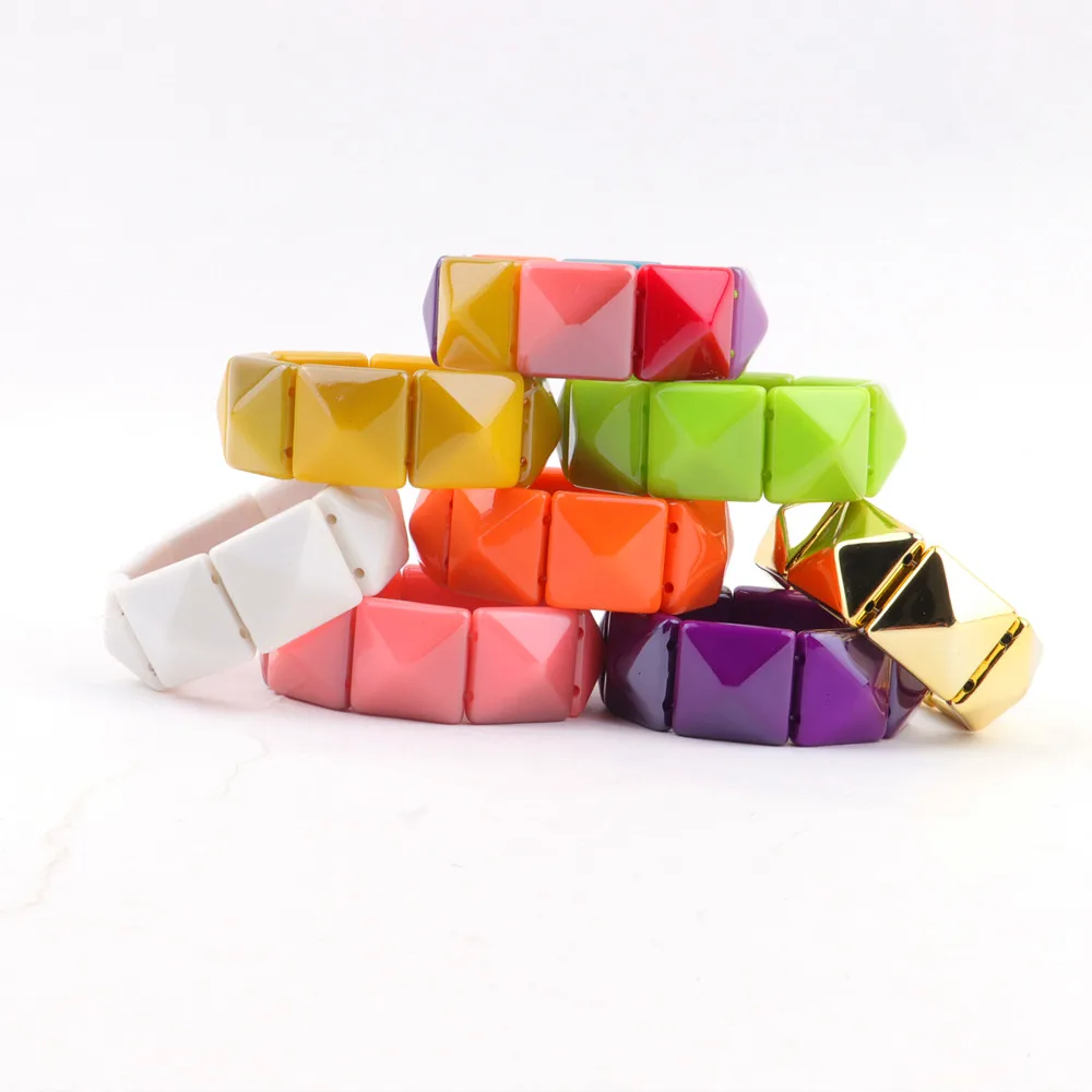 FishSheep Colorful Wide Acrylic Stud Bracelets Bangles For Women Resin Charm Cuff Stretch Bracelets Wristband Fashion Jewelry