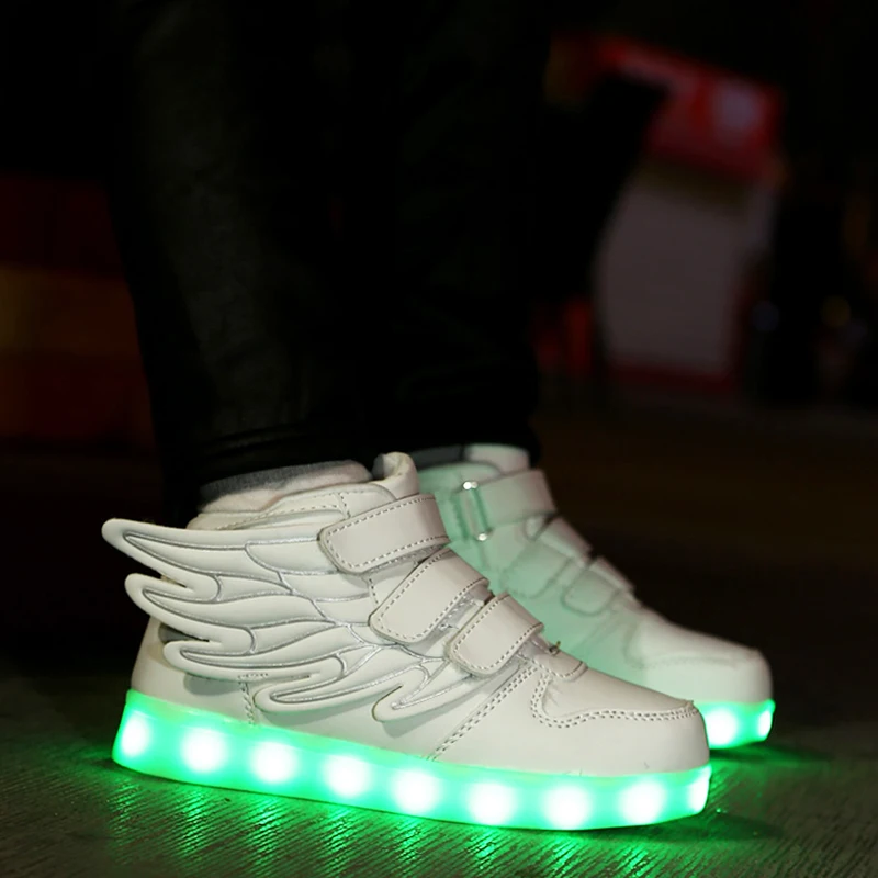 Kinderen Schoenen Licht Led Sneakers Jongens Gilrs Baby Mode Toevallige Sport Zomer 2022 Rubber Flats Designer Vleugels Kids Laarzen