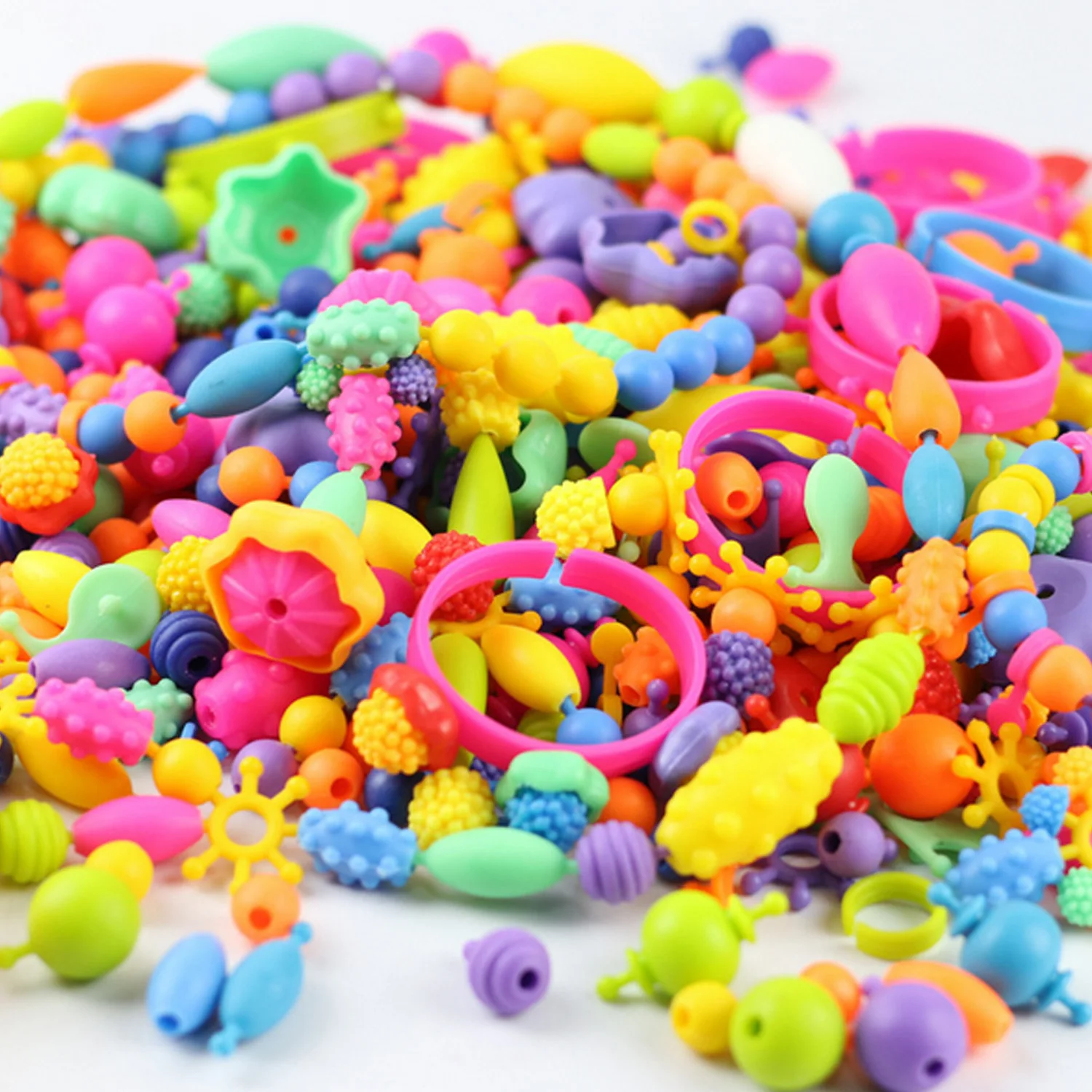 Besegad 485Pcs Colorful Assorted Shapes Plastic Pop Beads DIY jewelry Set for Kids Girls Toys Gifts DIY Manual Necklaces Making