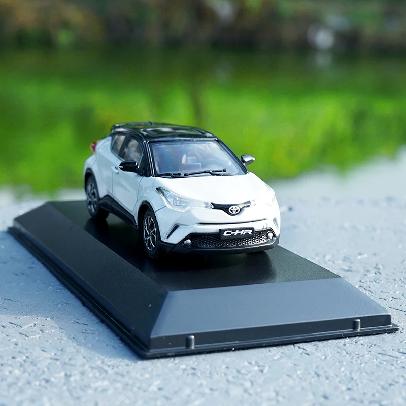 High quality original 1:43 Toyota C-HR alloy model,simulation birthday collection gift,die-cast metal model,free shipping