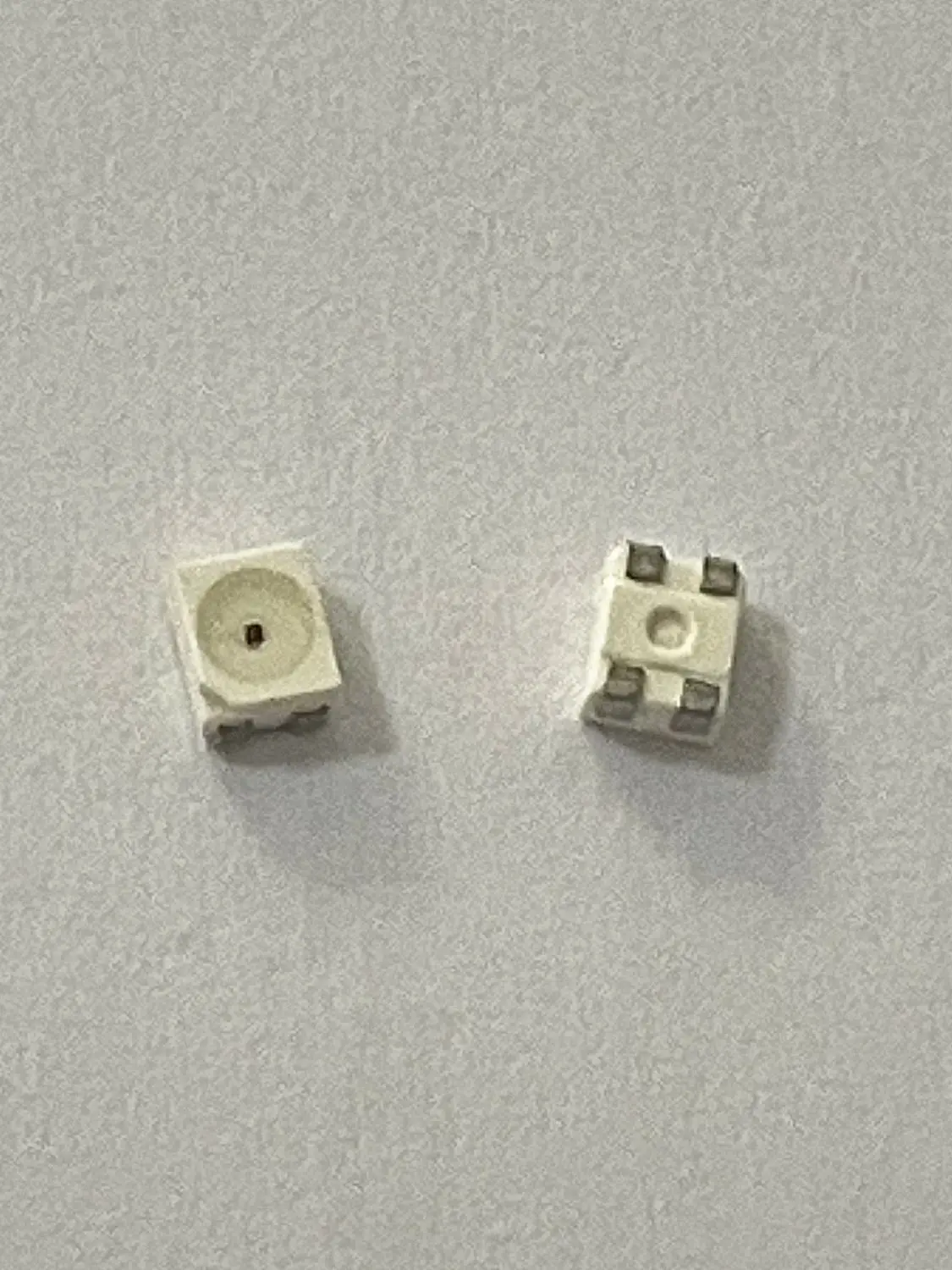20 sztuk LA E67B-T2V1-24-1 LAE67B 3528 bursztynowa dioda LED SMD 617-624nm 50mA 2.2V 1210 czerwona wspólna anoda PLCC-4 — zdjęcie produktu 6