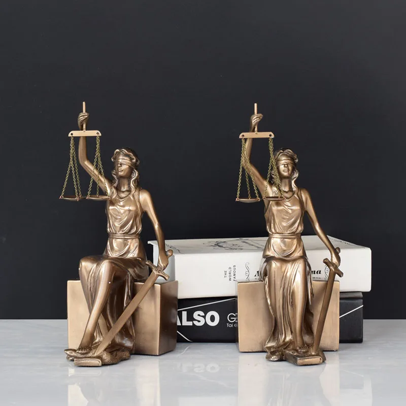 

Creative Imitation Bronze Statue Goddess Justice Bookcase Office Presents Gifts for Lawyers Goddess Justice Decoration Crafts