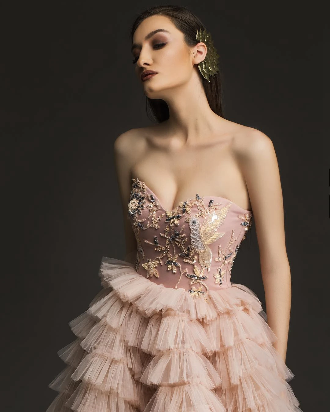 Strapless Prom Dress Sweetheart Sequins Bling Beaded Wedding Dress With Train Lush Ruffle Tulle Evening Women's Dresses