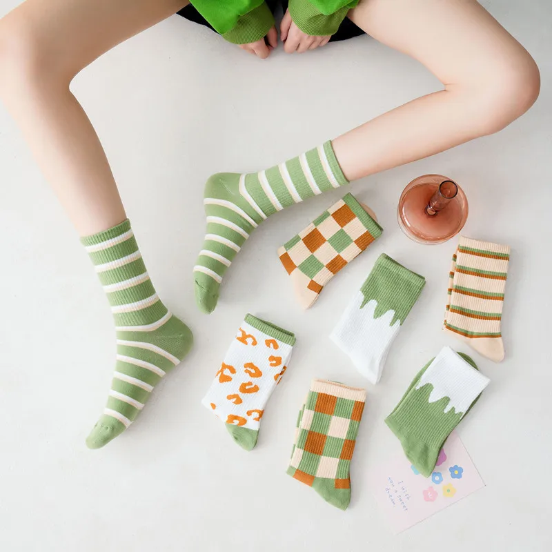 Funny Cute Japanese High School Girls Cotton Loose Striped Crew Socks Colorful Women Harajuku Designer Retro Short Socks