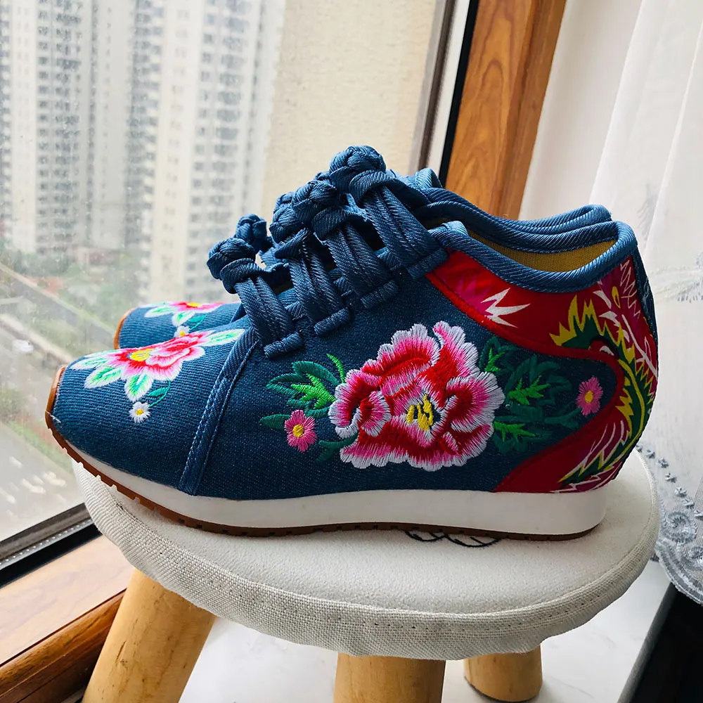 Veowalk New Spring Women\'s Flower Embroidered Flat Platform Shoes Chinese Ladies Casual Comfort Denim Fabric Sneakers Shoes