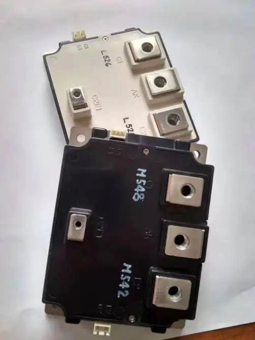 CM600YE2P-12F CM600YE2N-12F CM400YE2P-12F CM400YE2N-12F CM300YE2P-12F CM300YE2N-12F NIEUWE