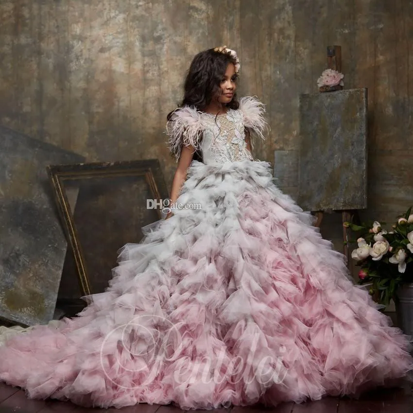 

2020 Ombre Feather Ball Gown Flower Girl Dresses For Wedding Beaded Bateau Neck Appliqued Toddler Pageant Gowns Tulle Kids Prom