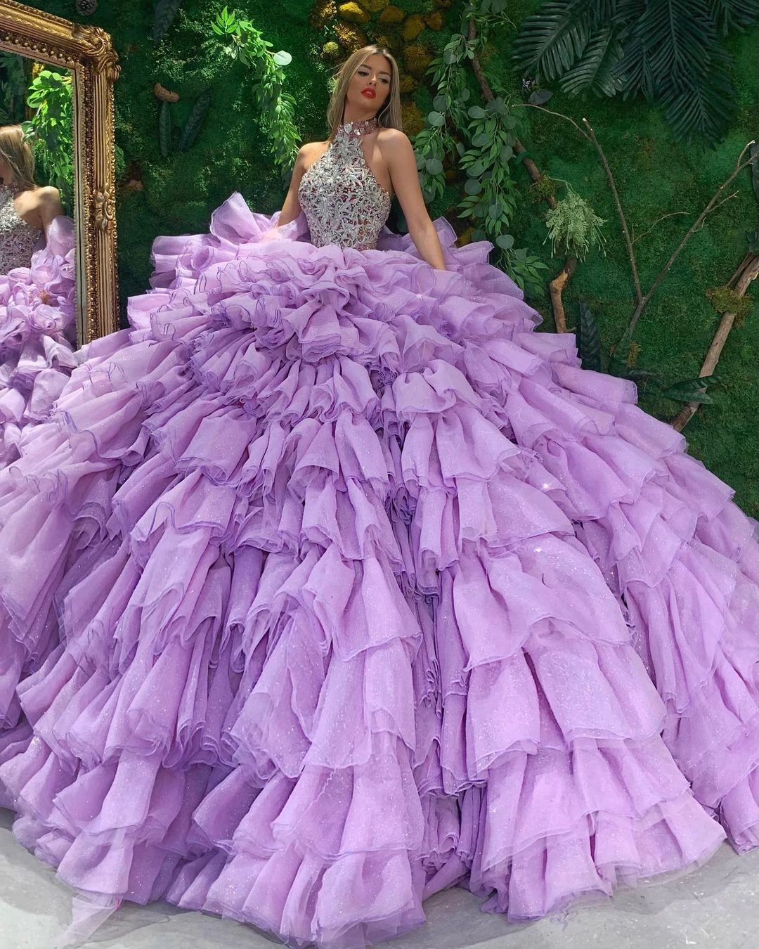 Vestido de noche de boda púrpura brillante, vestido de fiesta Halter con cuentas de cristales, volantes en capas, vestido de noche de lujo, Vestido largo de tul