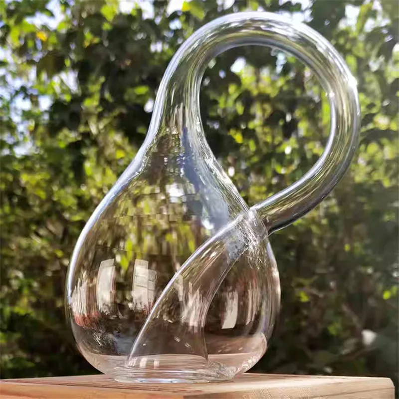 Klein bottle is not full of water four-dimensional space bottle physical experiment equipment