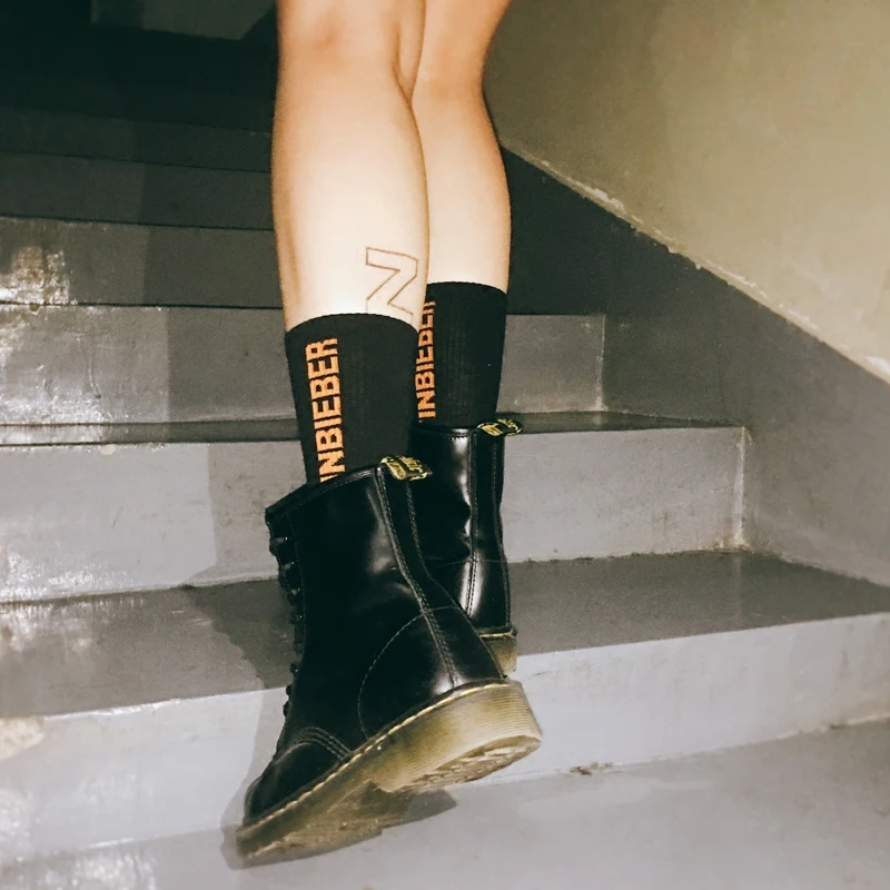 Drop Ship New Crew Fashion Socks Justin Bieber Sox JB Yellow Orange Happy Smile Face Street Letters Hip Hop Sojourner JBiebs Boy