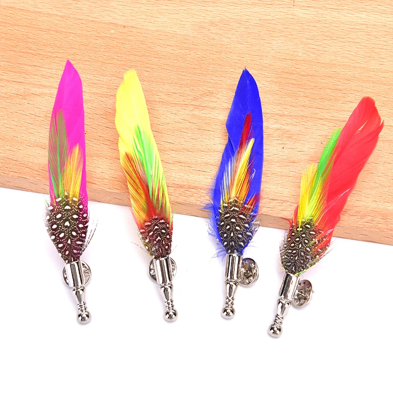 Colorful Feather Brooch Lapel Pin Fashion Designer Handmade Men Women Novelty Brooches Lapel Pins Dress Suit Accessory Gift