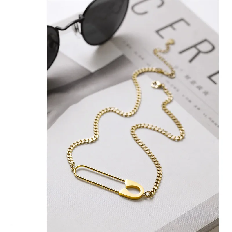 TOSOKO Stainless Steel Jewelry Exaggerated Pin Pendant Necklace Women Hip Hop Fashion Clavicle Chain BSP928