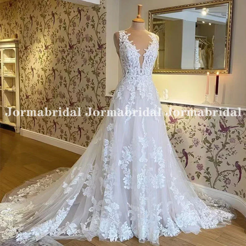 

Charming Deep V-Neck Wedding Dress See Through Chic Floral Lace Applique Tulle Low Back Bridal Dresses For Outdoor Lawn Wedding