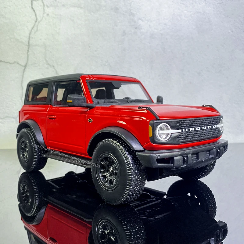 Maisto 1:18 New Red 2021 Ford Bronco Wildtrak Simulation alloy car model Collection gifts boys toy