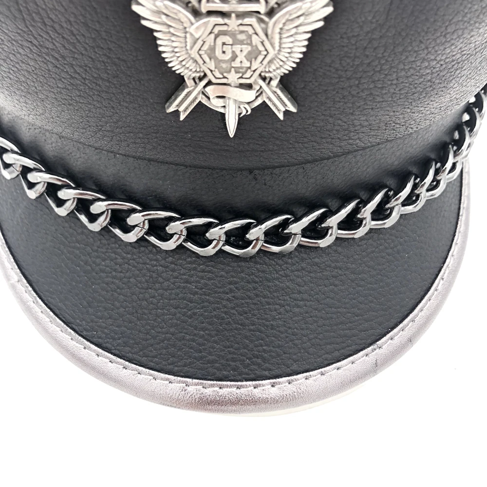 Novelty Winter Men‘s Genuine Leather Hat Male Flat Top Badge Locomotive Retro Military Caps Students Punk Cortical Chain Gorra