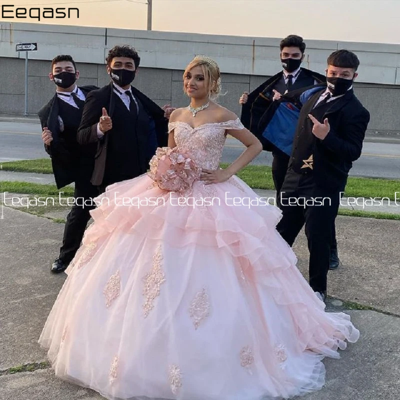 Robe de princesse Quinceanera rose clair, en dentelle, à plusieurs niveaux, avec des appliques, robe de bal, nouvelle collection, 2021