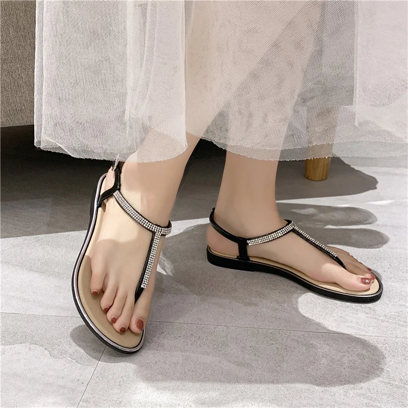 Women\'s Shoes Summer New Diamond Flat Shoes Clip T-Strap Roman Flat Shoes Fashion Women\'s Sandals Plastic Beach Sandals