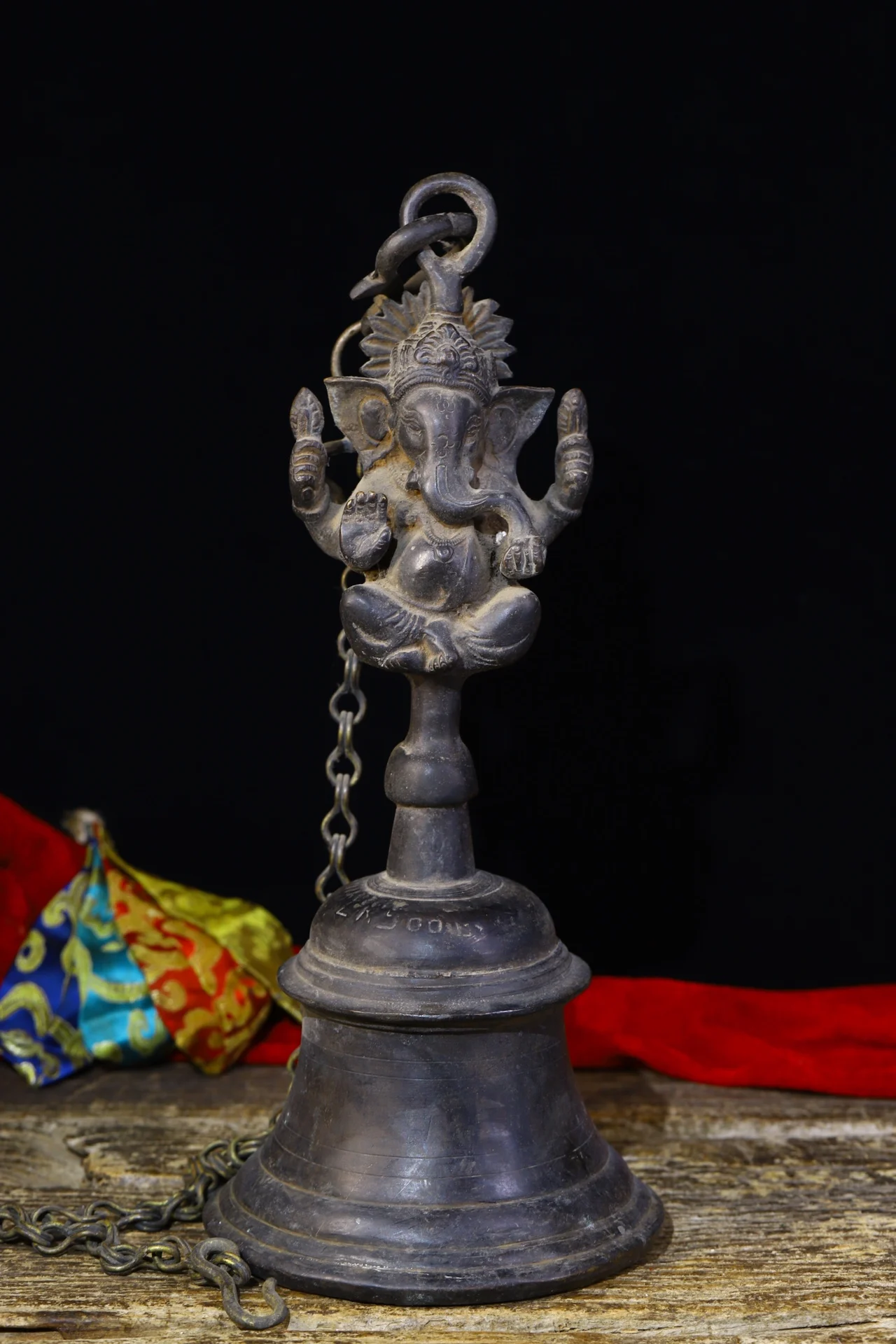 

18"Tibetan Temple Collection Old Bronze Elephant Trunk God of Wealth Buddha statue Rattle Bells Dharma Town House Exorcism