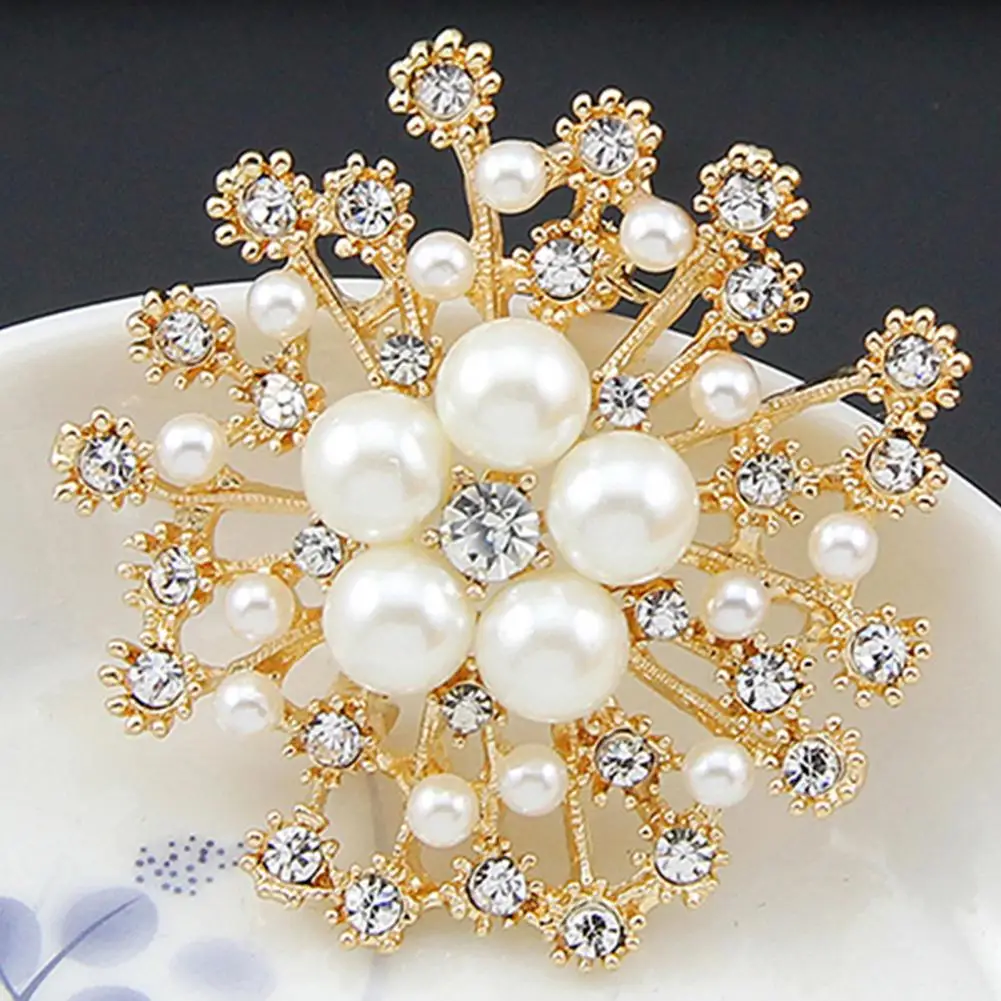 Women Brooch Alloy Flower Faux Pearls Enamel Pin Brooch Crystal Pin Brooches Wedding Party Jewelry Gift брошь Accesorios Mujer