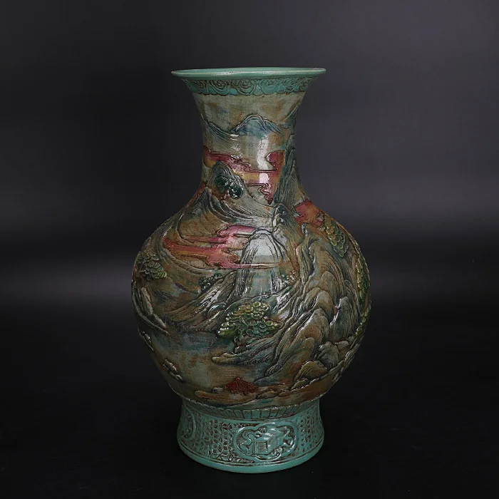 Qing Dynasty Qianlong Relief Relief Famille Rose Landscape Pattern Appreciation Vase