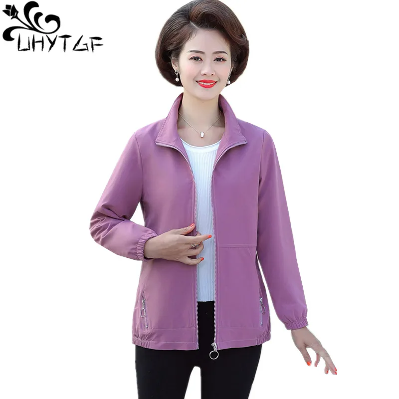 UHYTGF Middle-Aged Women's Spring Autumn Jacket 2021 New Zipper Big Size Windbreaker Outerwear Solid Wild Mother Thin Coat 2146