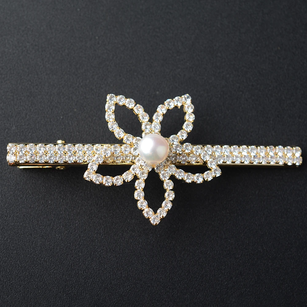 

Fashion Brooch High-grade Zircon Flower Pearl Gift Brooch Wholesale