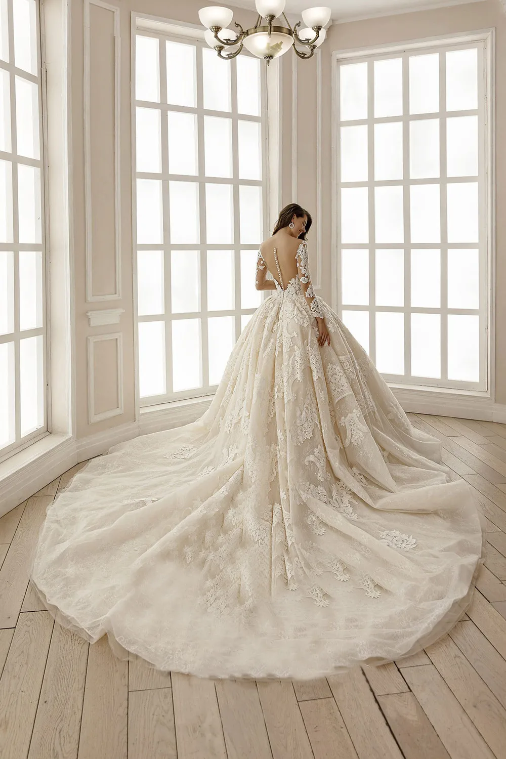 2020 Abito di Sfera Abiti Da Sposa Con Scollo A V A Maniche Lunghe In Pizzo Appliques Abiti Da Sposa Su Misura Made Pulsante Indietro Sweep Treno abito Da Sposa vestito